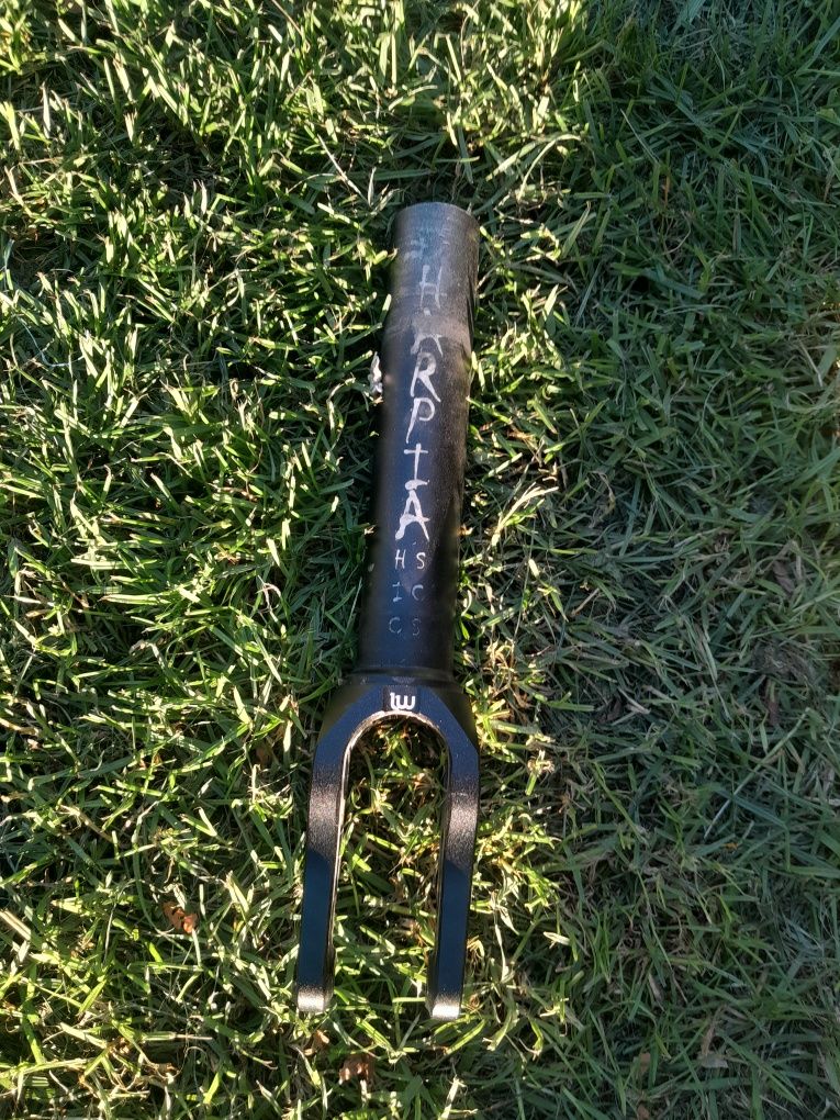 Widelec Longway Harpia HIC / SCS Black