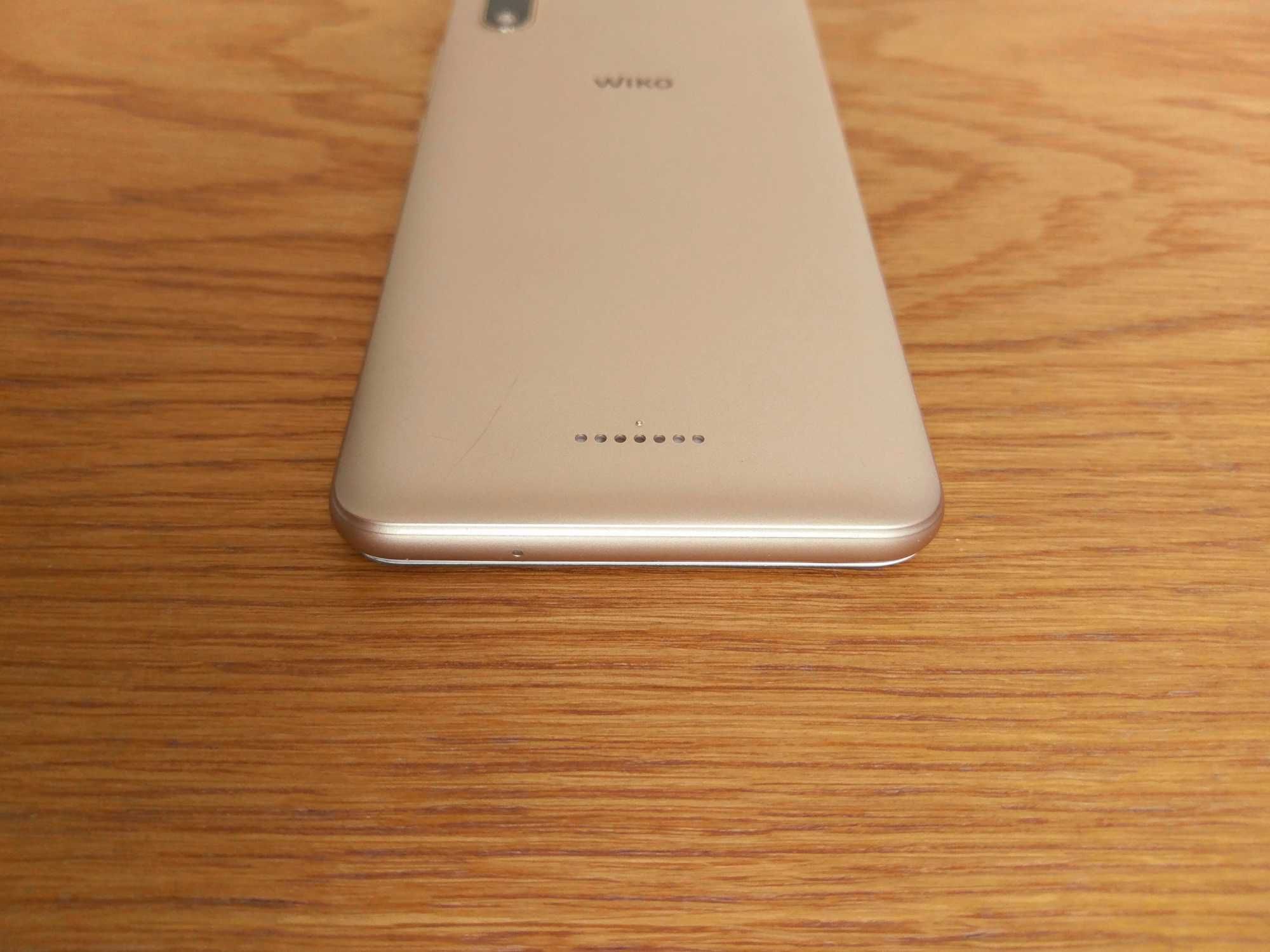 Смартфон Wiko Y60 W-K510, 5.45" 1/16Gb Android 9, рабочий, дисплей бит