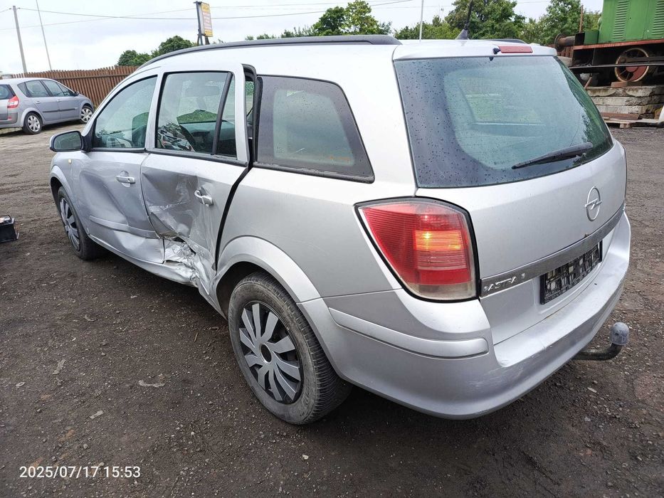 Opel Astra H na części drzwi maska zderzak klapa lampa z157 xxvn