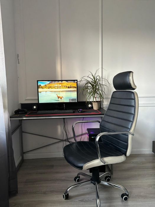 Stanowisko komputerowe biurko + krzesło + monitor