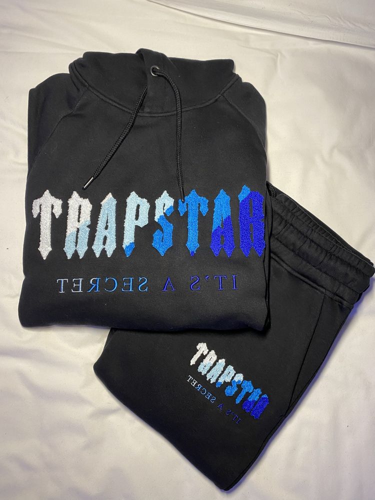 Trapstr tracksuit