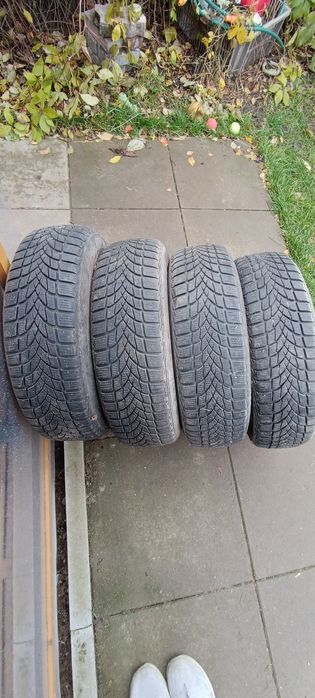 Sprzedam 4 sztuki Opony zimowe 165/70R14