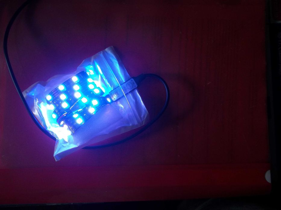 светодиоды с кнопкой программ (красный, синий, зеленый, белый