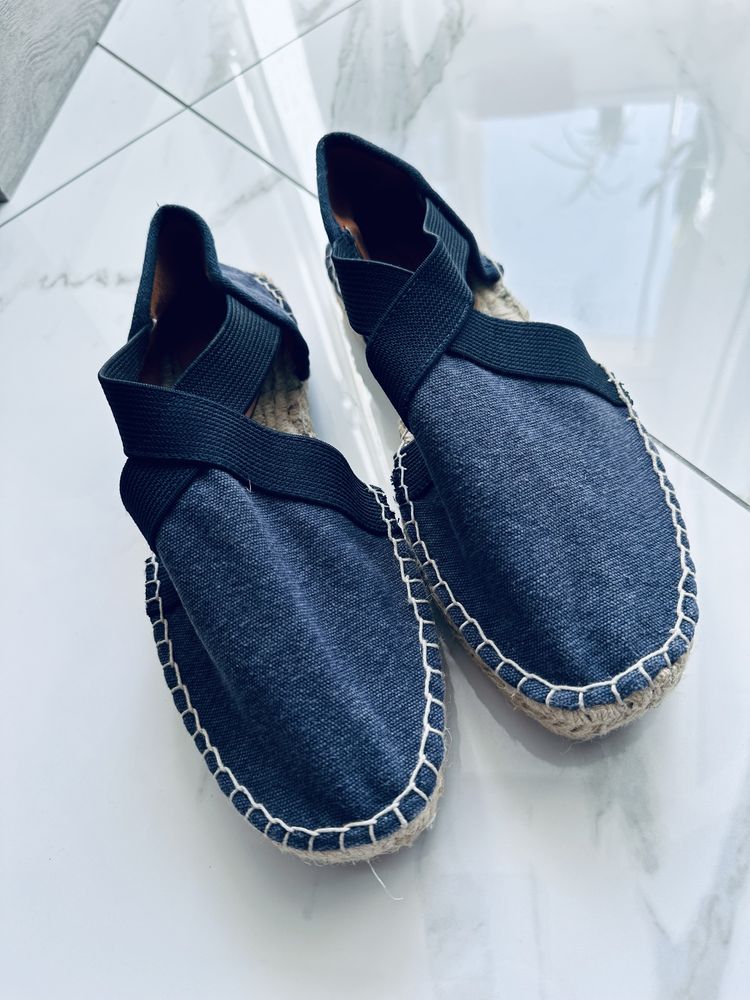 Еспадрильі, босоніжки Lacoste