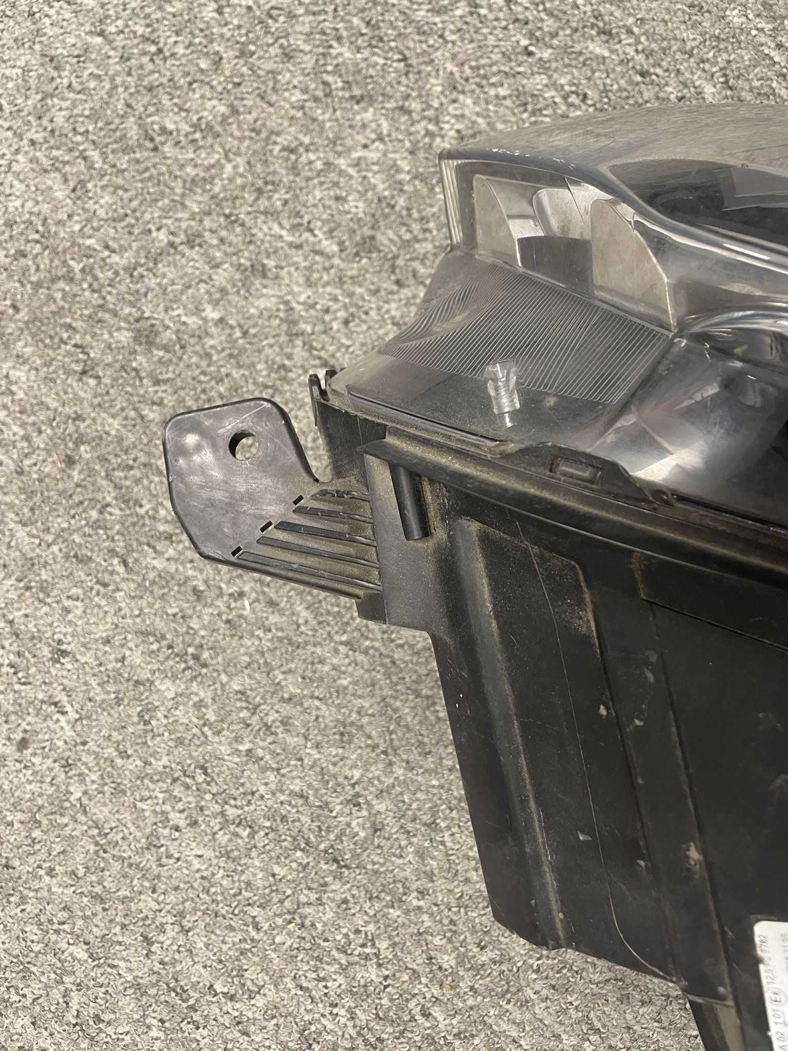 Lampa przednia przód prawa JUMPY VIVARO C EXPERT III ZAFIRA D