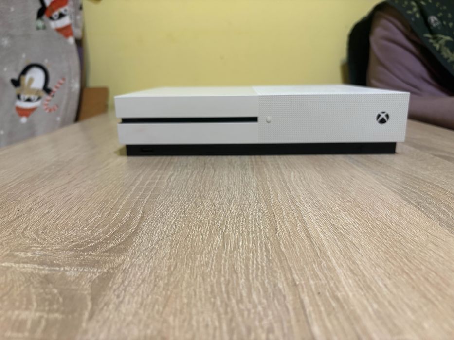 Sprzedam xbox one s 500gb