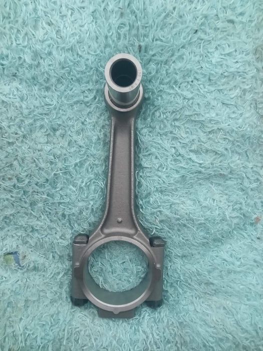 Шатун з пальцем на ЗІЛ 130