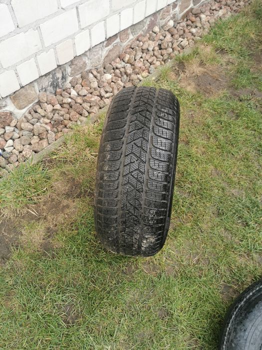Opona Pirelli Sottozero3 Winter 215/55R17