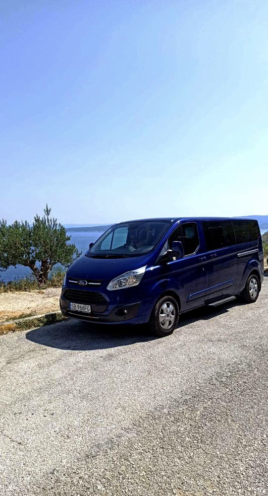 Wynajem bus 9 osobowy Ford Tourneo Custom transfery transport osób