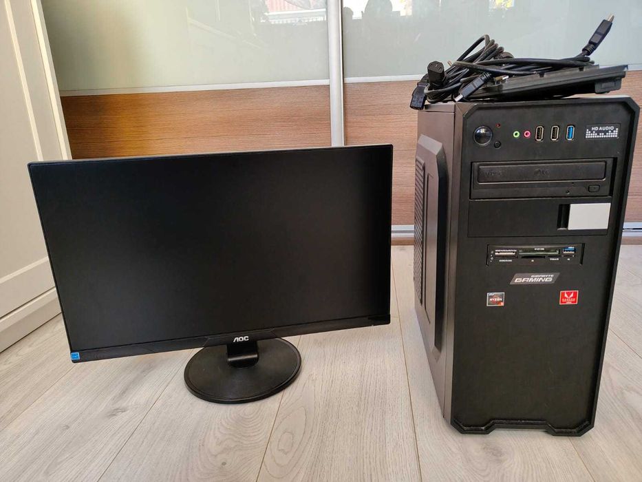 PC z monitorem Ryzen 5 2400G  16 GB RAM  Windows 10
