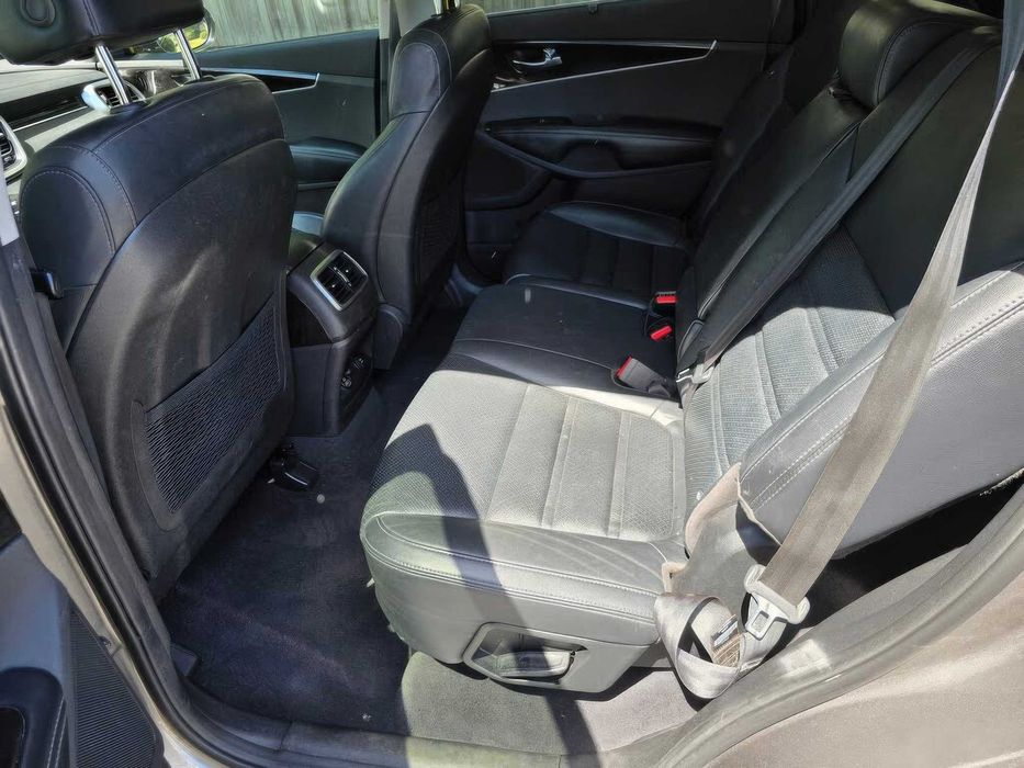 Kia Sorento      2018