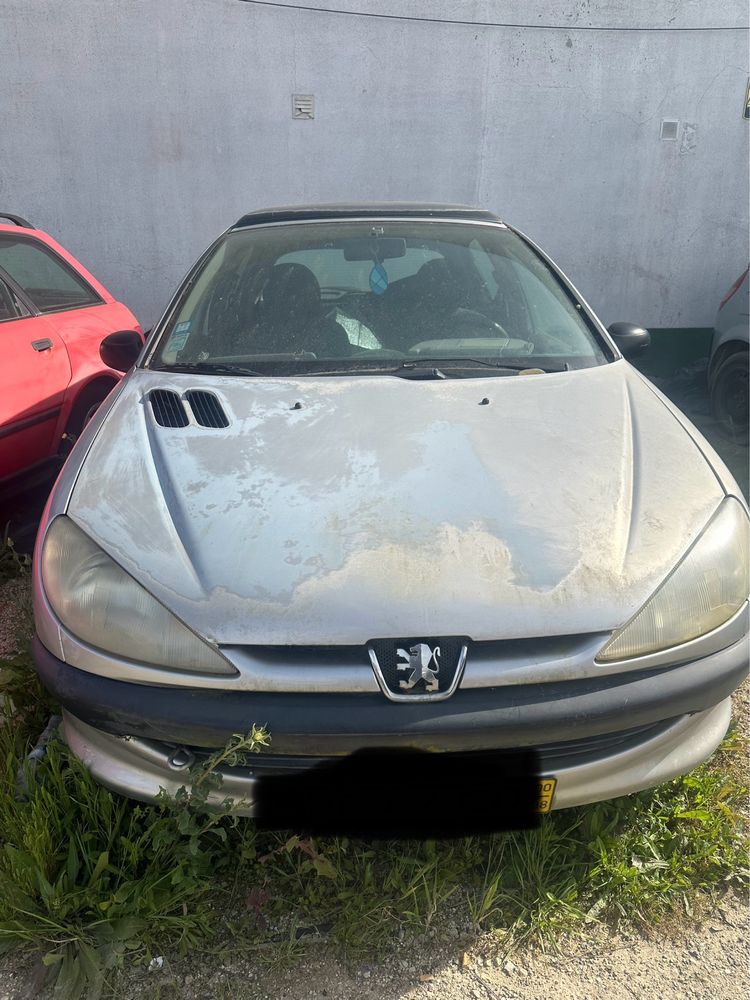 Peugeot 206 no estado que se encontra