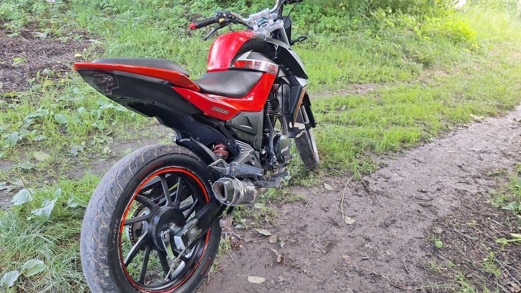 Спарк р28 200 все працює