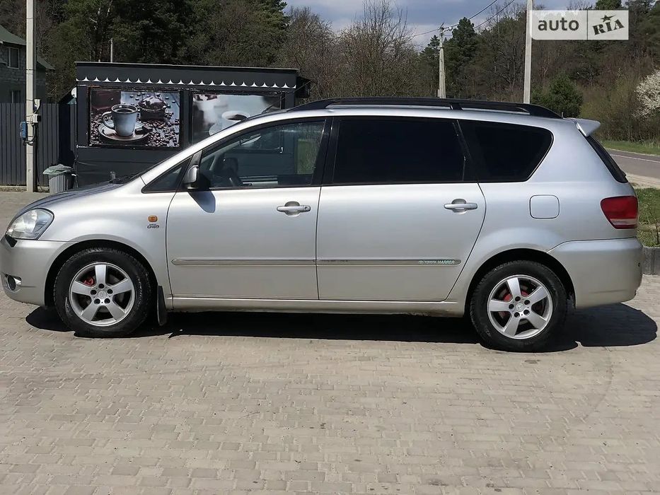 Toyota Avensis Verso