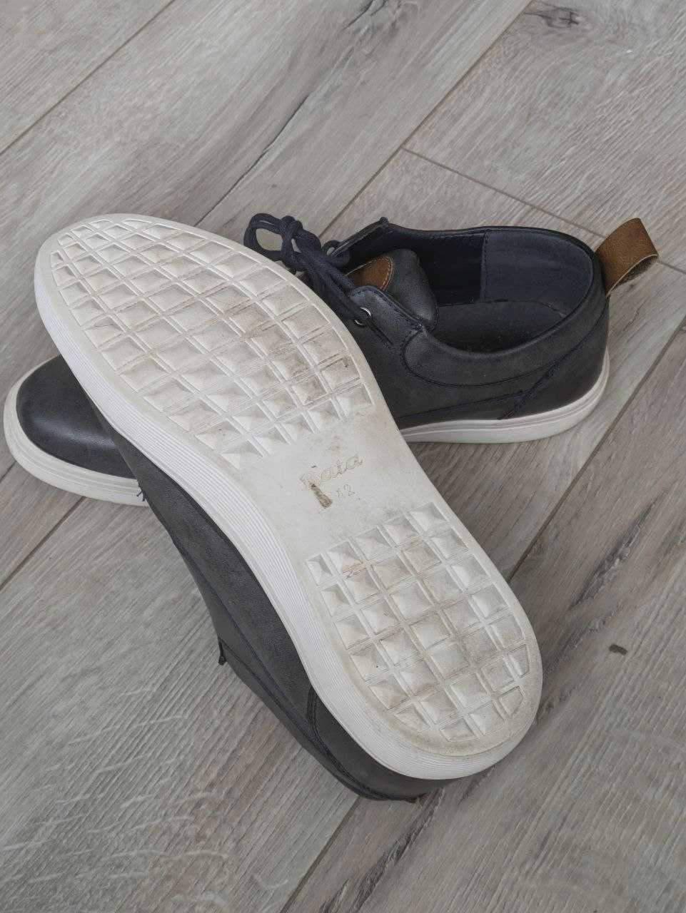 Чоботи мокасіниі чоловічі Bata р42