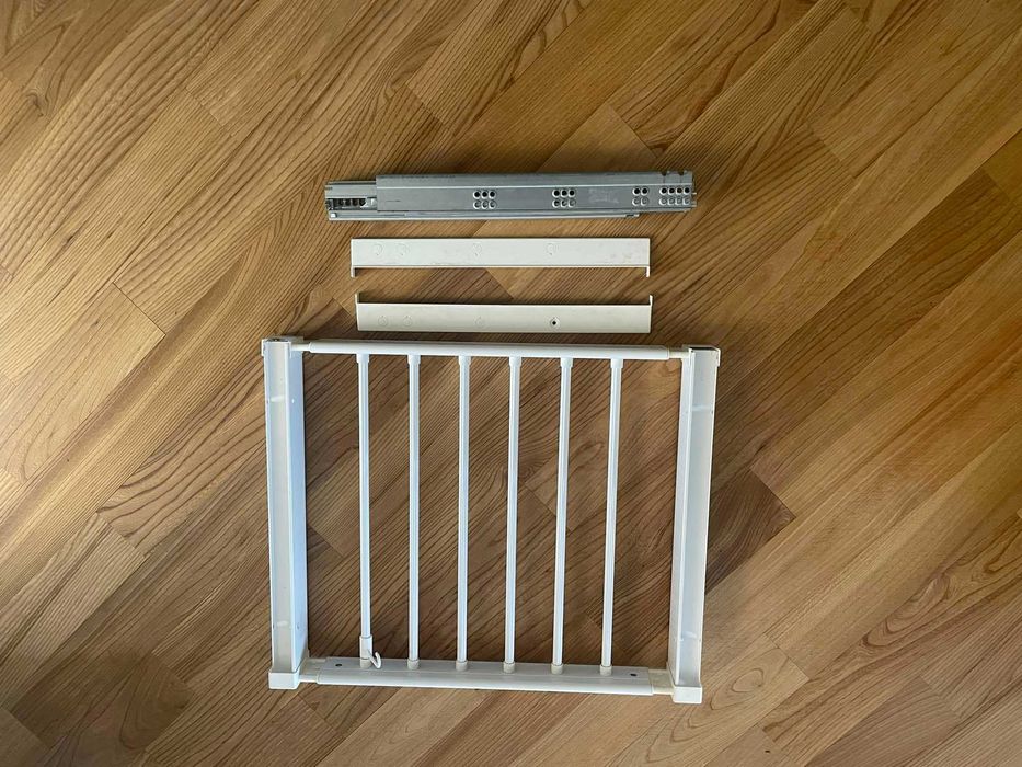 wysuwany wieszak na spodnie STARAX