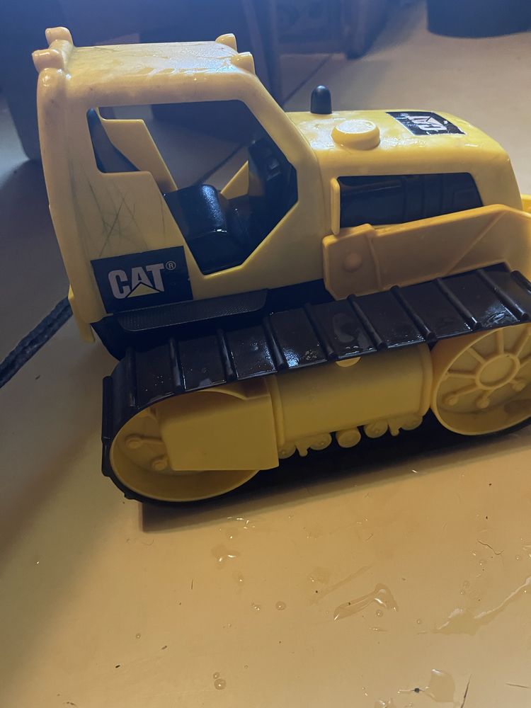 Трактор Cat,