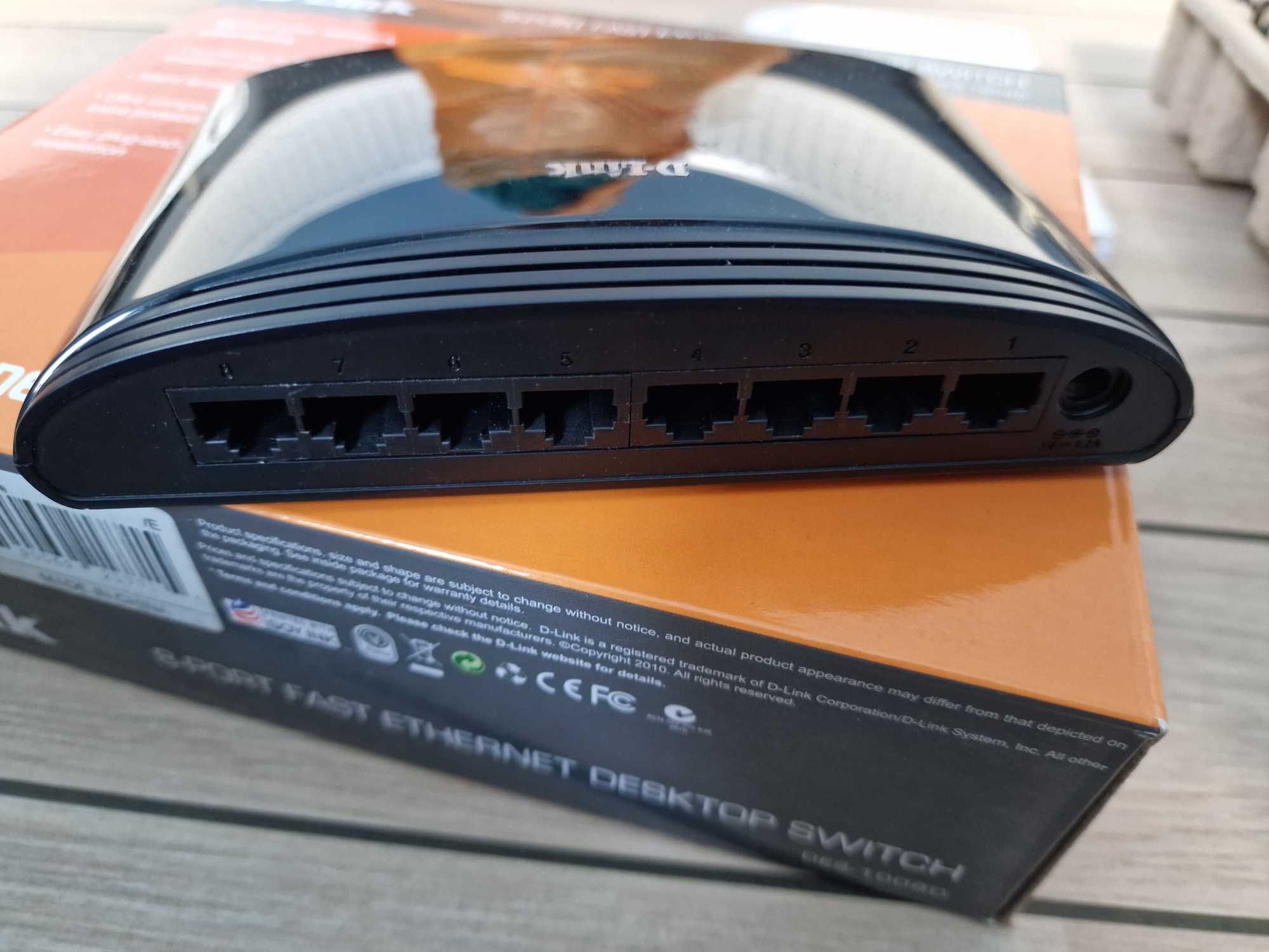 D-LINK Switch DES-1008D Router 8 portów Fast Ethernet