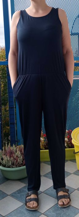 Nowy granatowy kombinezon Esmara r. L 44/46