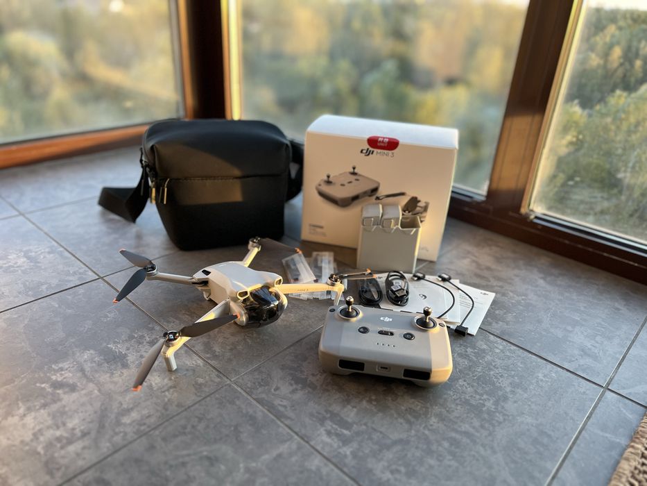 Dron DJI Mini 3 Fly More Combo + DJI Care + lądowisko