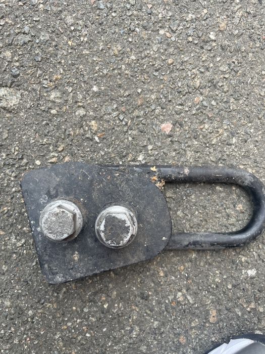 Крючок буксировочний