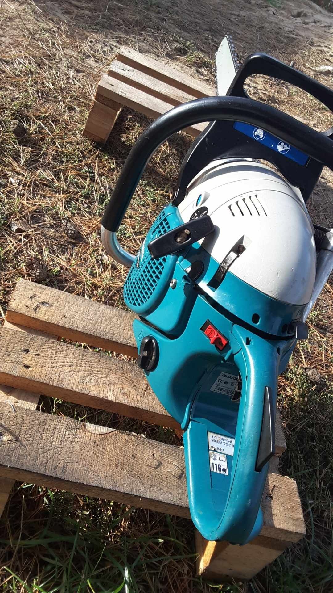 Pilarka Makita dcs 6401