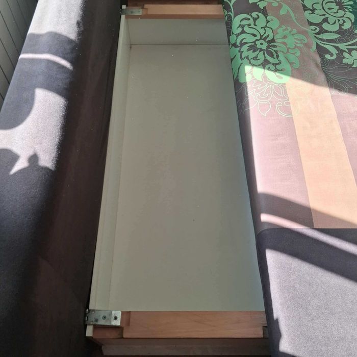 Rozkładana dwuosobowa kanapa