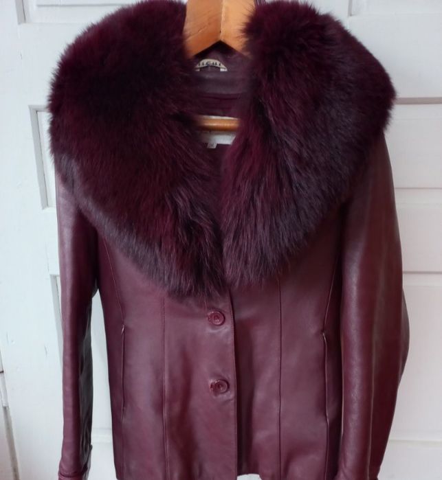 Натуральный каракуль,  замш, норка, кожа и мех