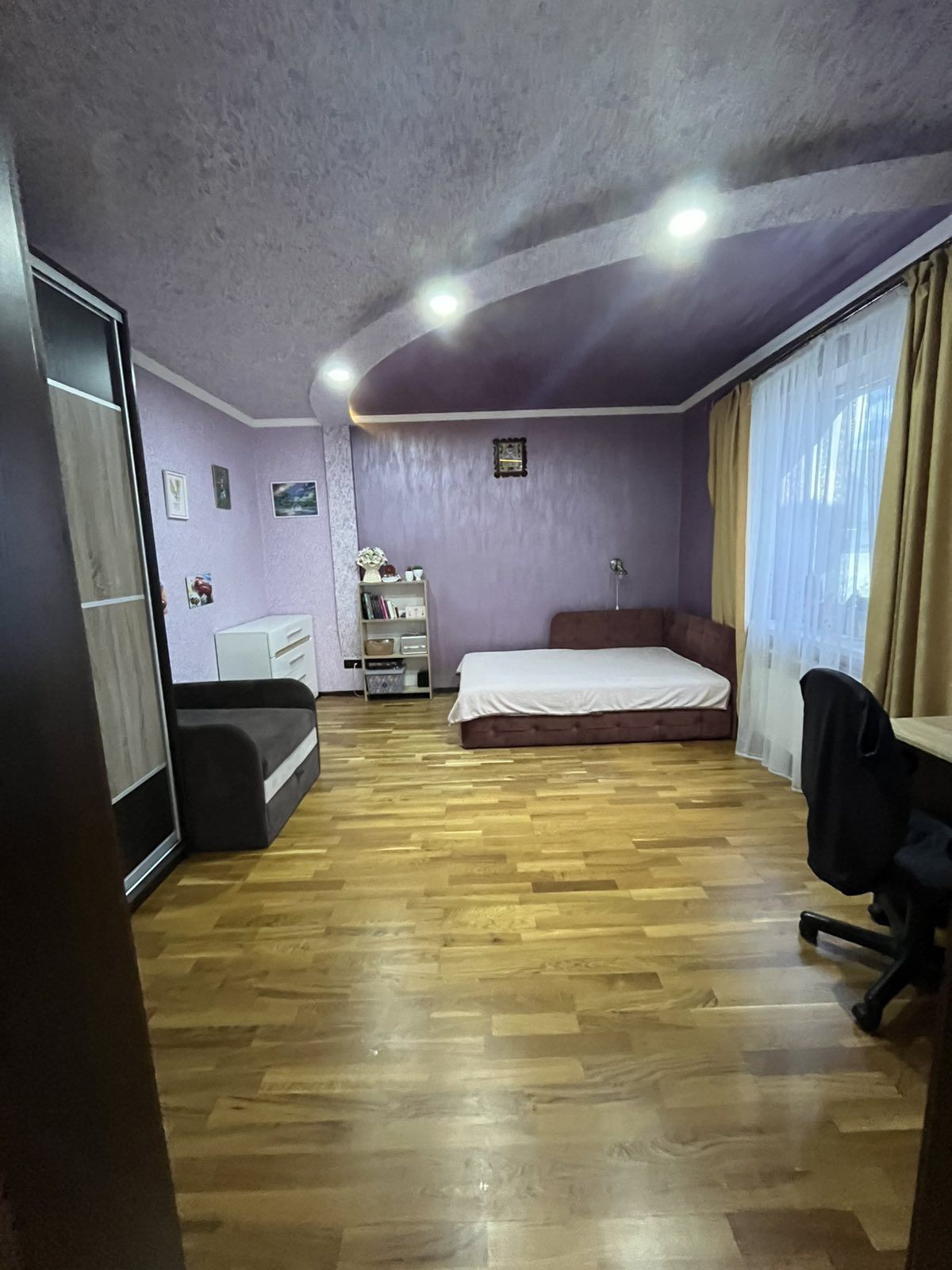 Продам житловий будинок у м. Радехів від власника