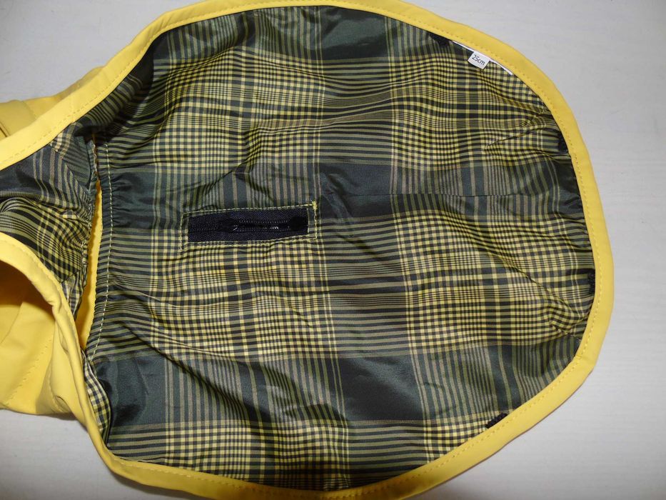 nowa przeciwdeszczowa kurtka - płaszczyk TRIXIE 25 cm