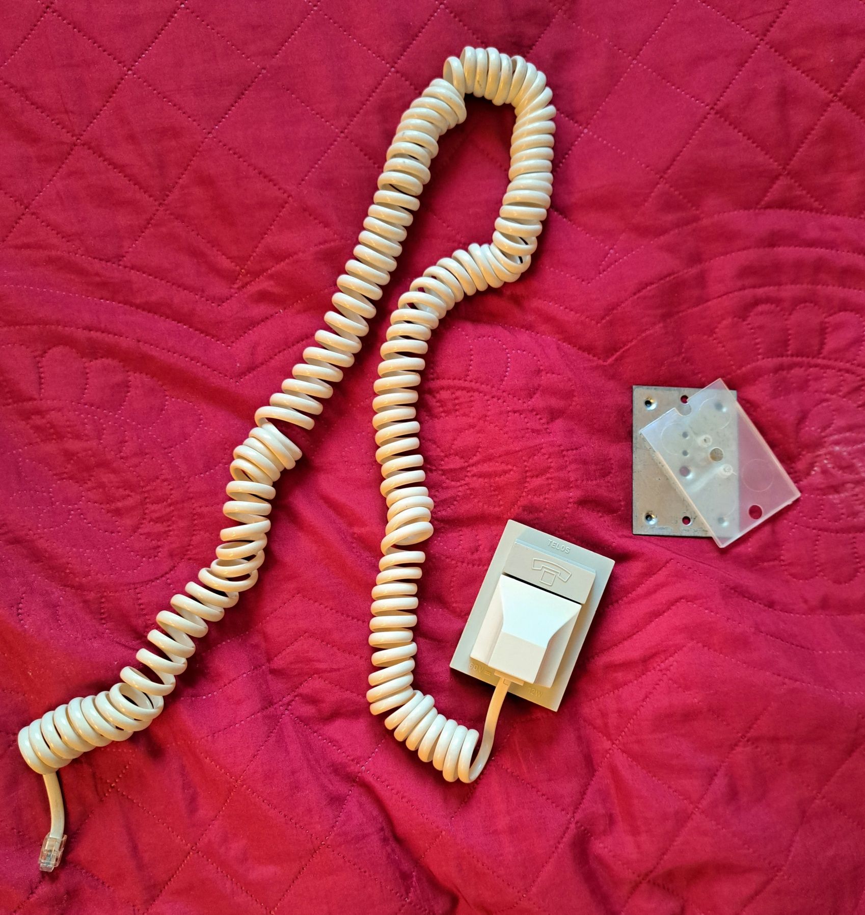 Gniazdko, wtyczką, kabel spirala do telefonu do 4 m