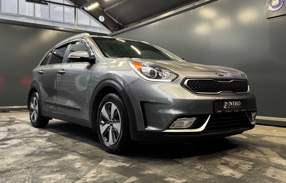 Продам гібридну Kia Niro 2017, 1.6 (HEV)