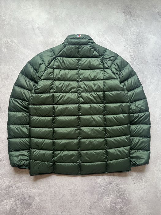 Чудовий пуховик Berghaus 600