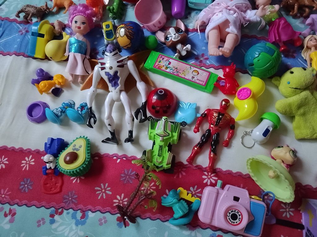 Набор игрушек фигурки Киндеры куклы музыкальные
