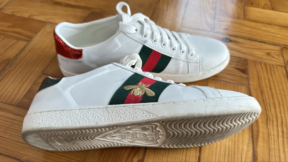 Sapatilhas Gucci abelha.