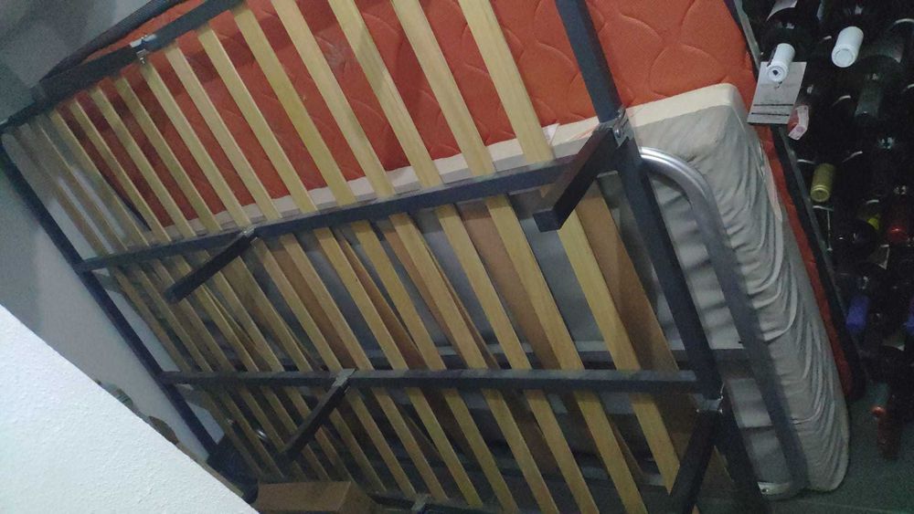 Estrado e colchão 140x190