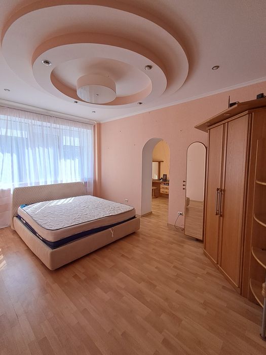 4-кімнатна квартира з АВТОНОМНИМ ОПАЛЕННЯМ.