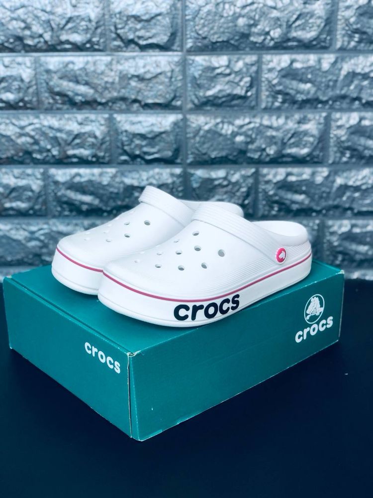 Шльопанці crocs стильні жіночі/ легкі