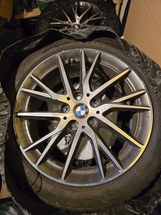 Felgi r17 z oponami Pirelli
