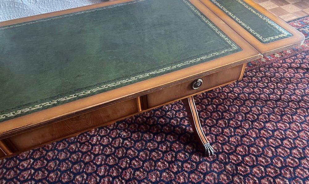 Mesa de centro estilo Regency / Regency Coffee Table in solid Yew