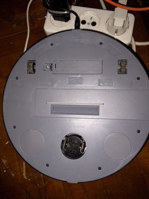 Продам робот пылесос