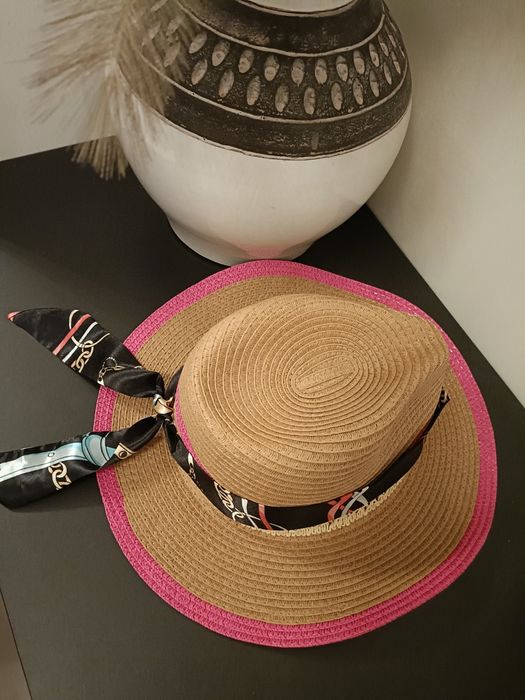 Kapelusz ze wstążką