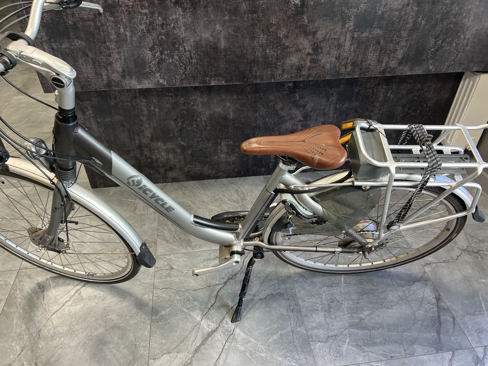 Rower elektryczny ICYCLE 36v z silnikiem centralnym na części