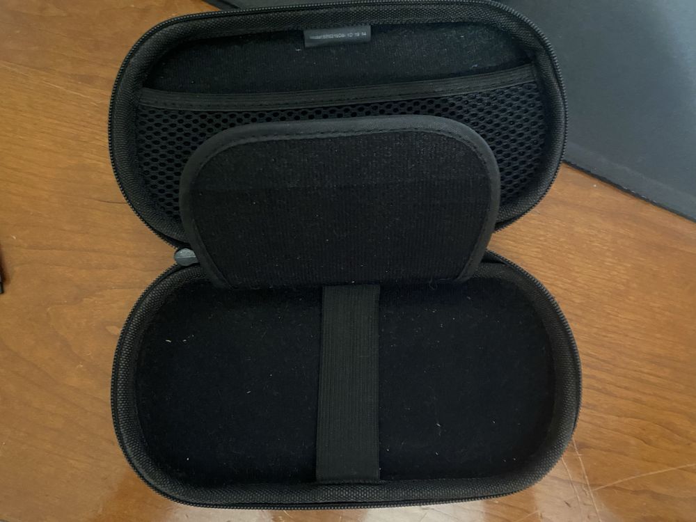 PS Vita + Bolsa de transporte + 4 jogos incluídos