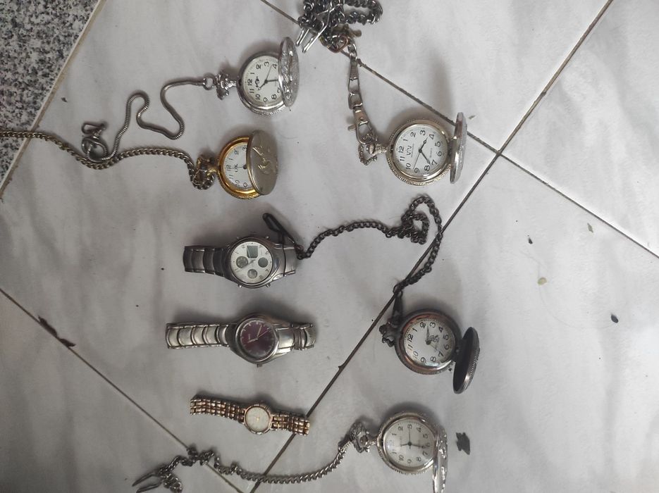 Relógios diversos  ler descrição