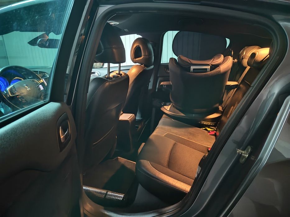 Citroën DS4 1.6 HDi So Chic – 2011 – Automático