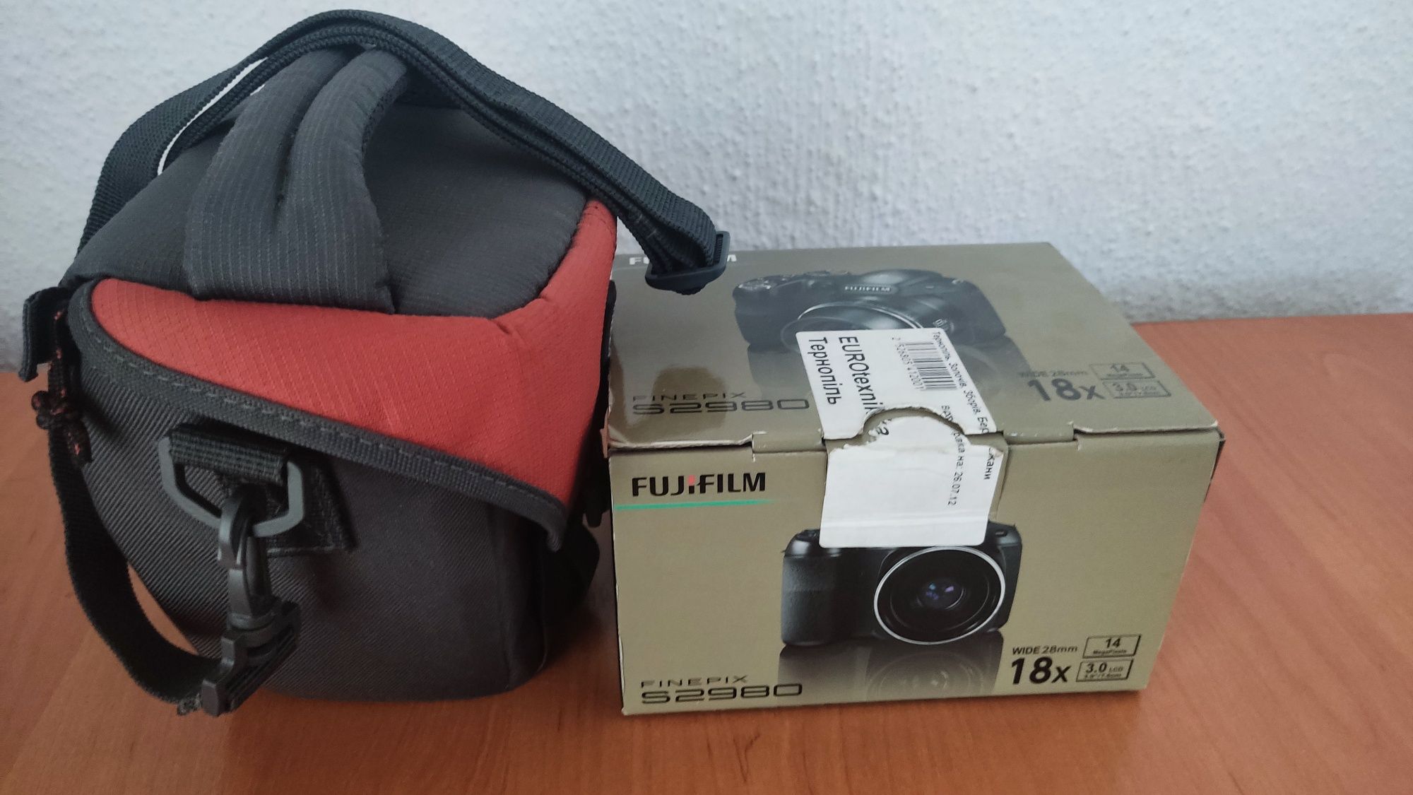 Фотоапарат Fujifilm FinePix S2980+картка 16gb+батарейки і сумка