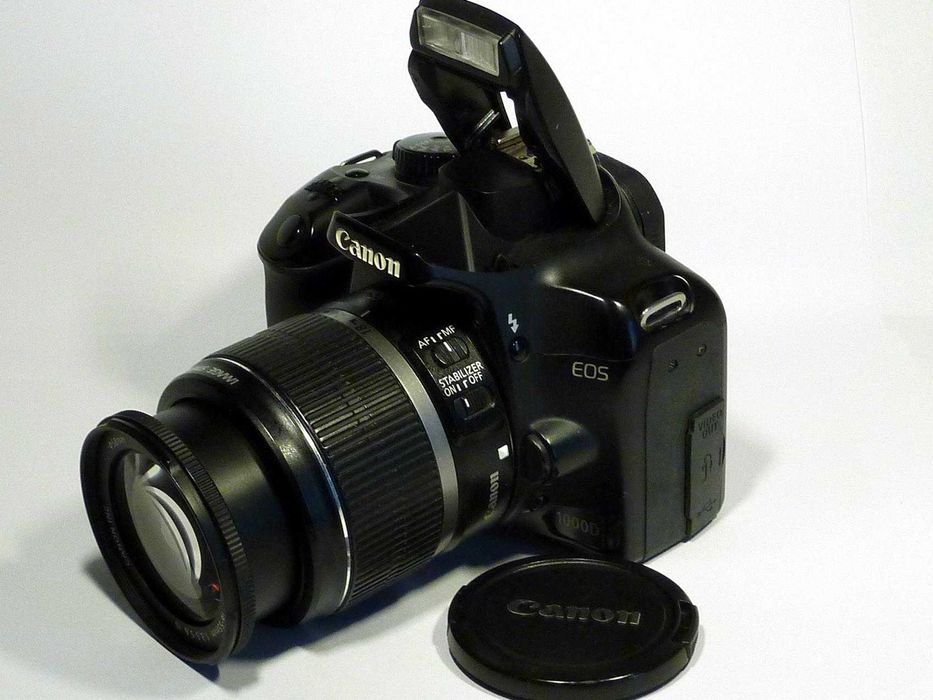 Canon 1000D + obiektyw 18-55mm IS