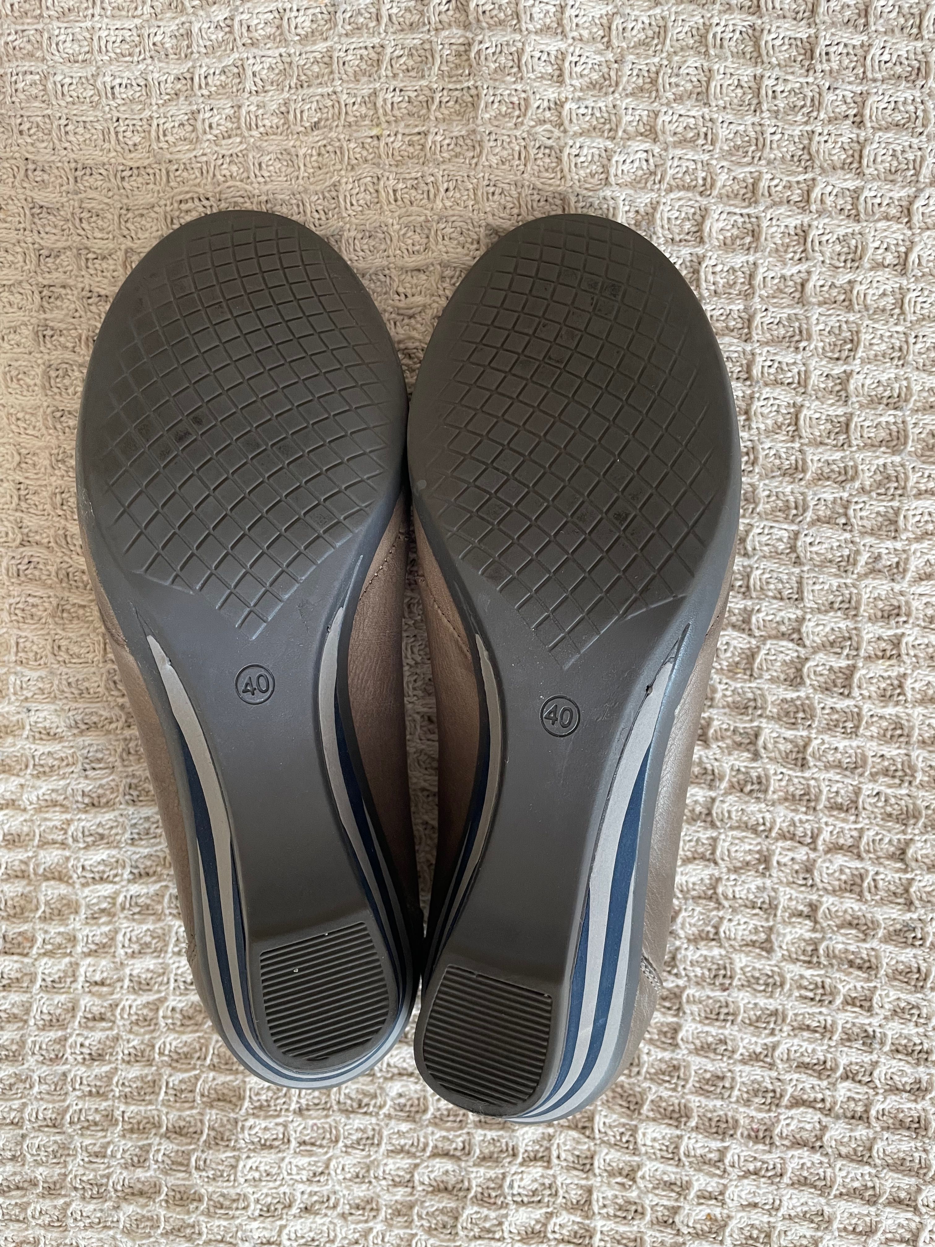 Nowe buty na koturnie ze skóry naturalnej Intershoe 40