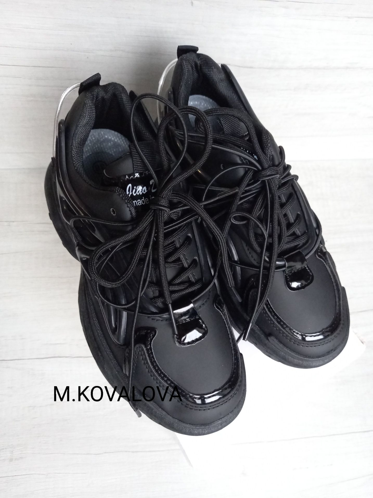 Жіночі кросівки, чёрные женские кроссовки на платформе